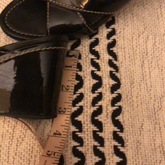 Authentic Prada sandals. - Picture 6 of 7